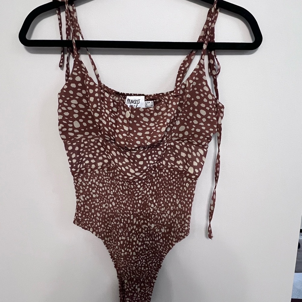 EUC - Princess Polly Brown and White Polka Dot Bodysuit. Size S